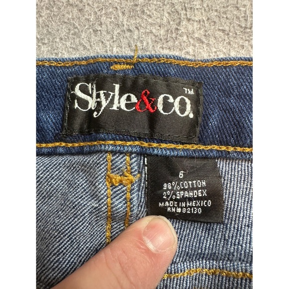 Style & Co Straight Leg Jeans Womens 6 Dark Wash Blue Denim High Rise Zipper Fly - Picture 3 of 13